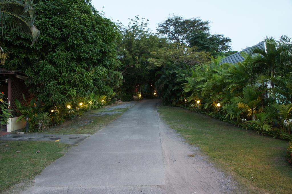 Palm Village Rawai Exterior foto