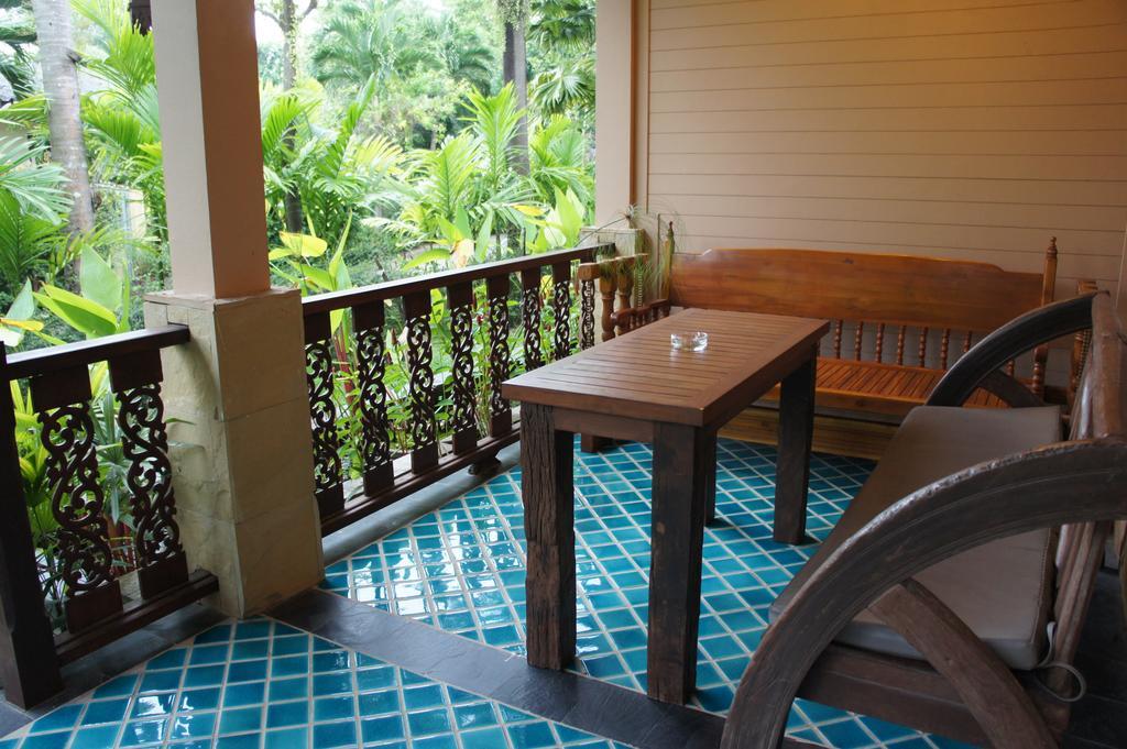 Palm Village Rawai Exterior foto
