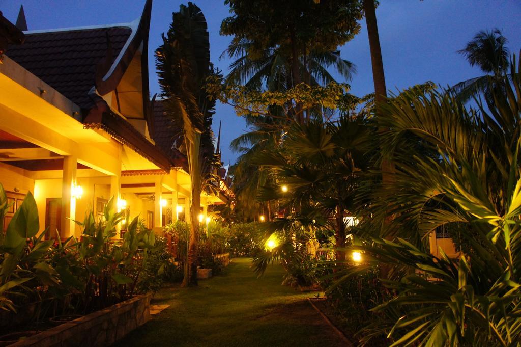 Palm Village Rawai Exterior foto