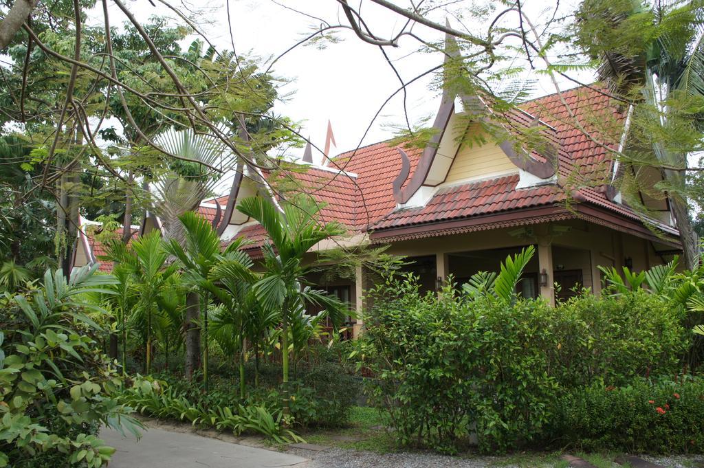 Palm Village Rawai Exterior foto
