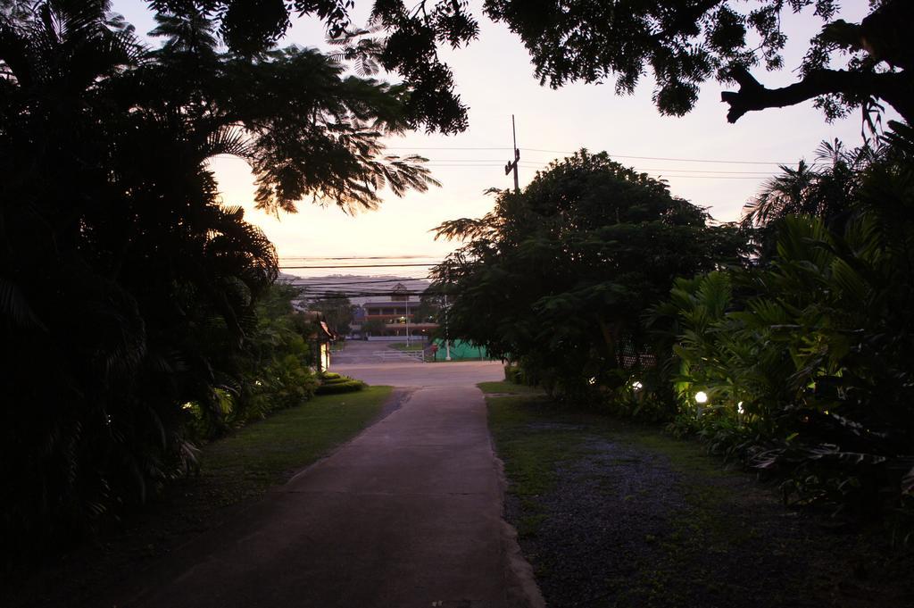 Palm Village Rawai Exterior foto