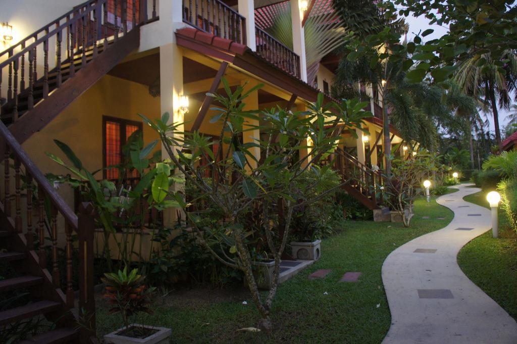 Palm Village Rawai Exterior foto