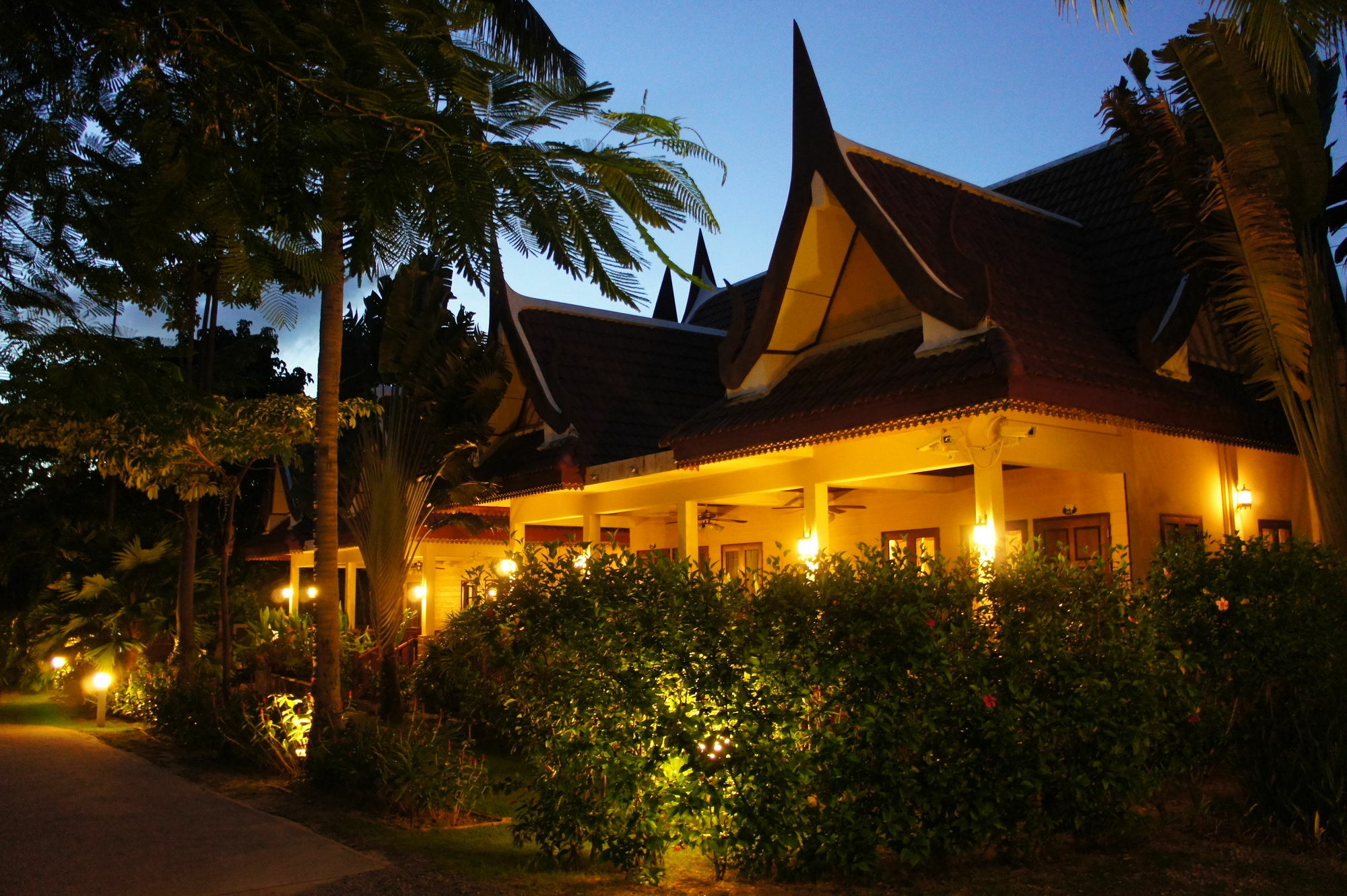 Palm Village Rawai Exterior foto