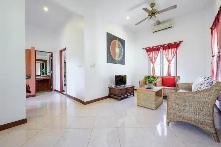 Palm Village Rawai Exterior foto
